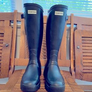 Hunter Tall Field Boots - Navy Sz. 10 NWT